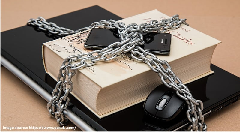 Security Risks of Using Open Source Solutions 1